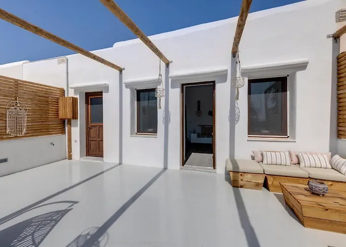 Endless Blue From Syros - Willa Vári