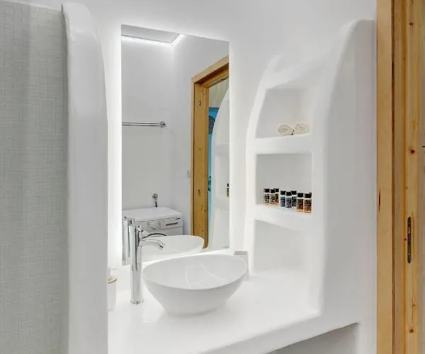 Endless Blue From Syros - Vári